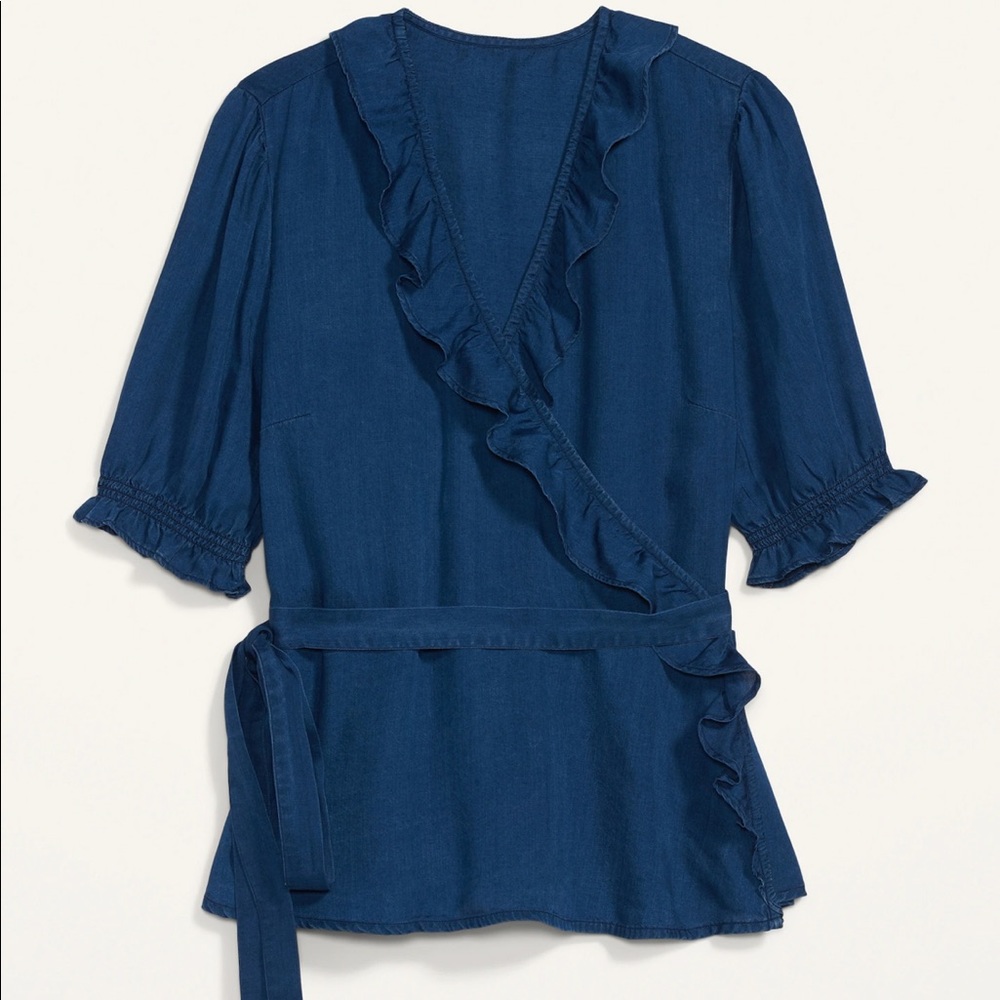 NWT old navy chambray top
